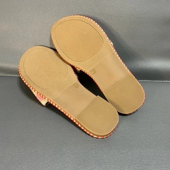 NWT On 34th Madelyn Slip-On Woven Flat Sandals - Picture 3 of 4